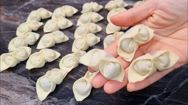 Домашние пельмени с гарниром