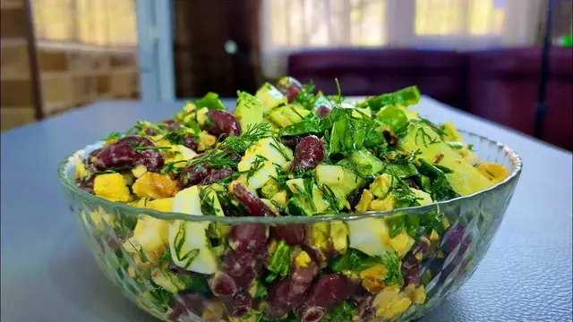 Самый первый весенний салат