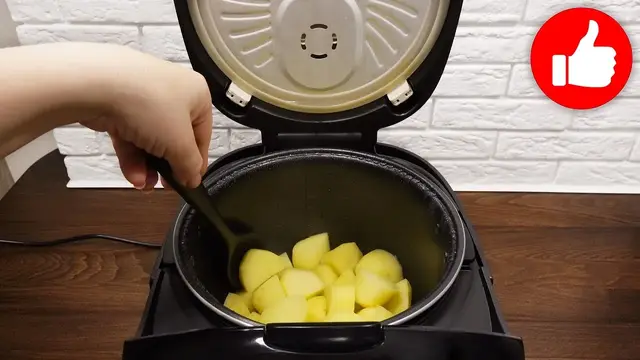 Вкусный и простой ужин из картофеля в мультиварке