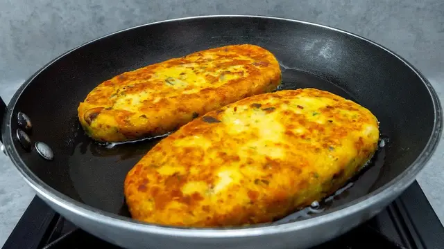 Картофельные зразы с курицей, грибами и сыром