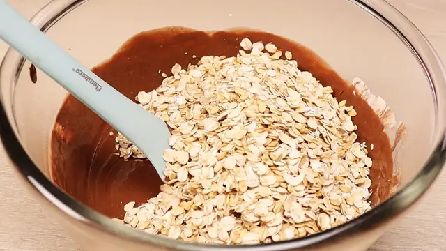 Шоколадный торт без выпечки и без печенья
