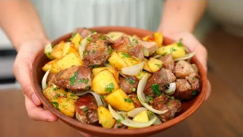 Оджахури - мясо с картошкой на сковороде