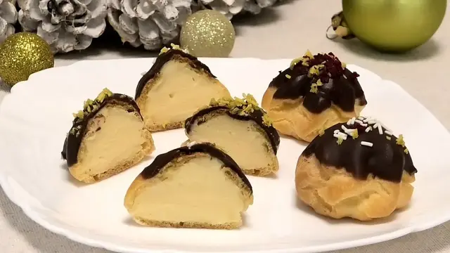 Профитроли с заварным кремом