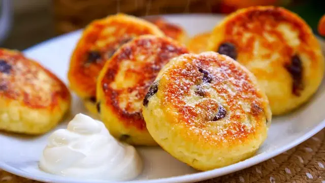 Сырники с изюмом