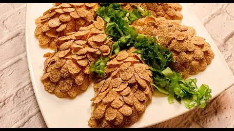 Шикарный салат с курицей, ананасами и сыром