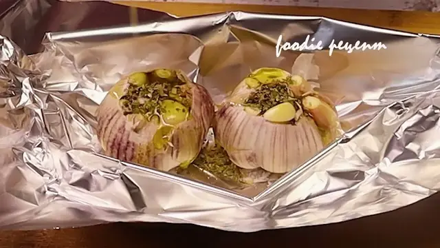 Куриные окорочка в духовке под чесночным соусом
