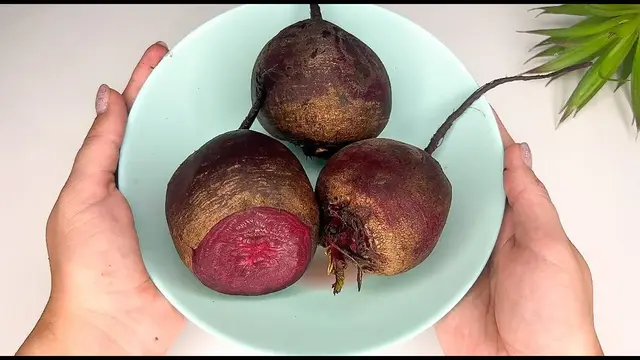 Полезный салат из свёклы и тыквы