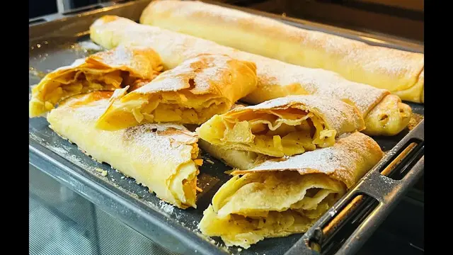 Пирог с яблоками на кефире