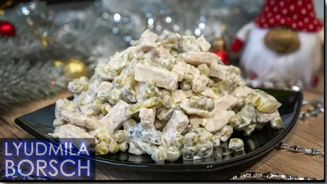 Салат с мясом и солеными огурцами