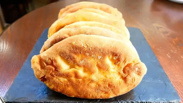 Пирожки с яйцами и луком