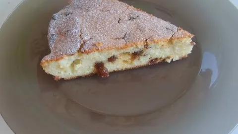 Творожная запеканка с изюмом