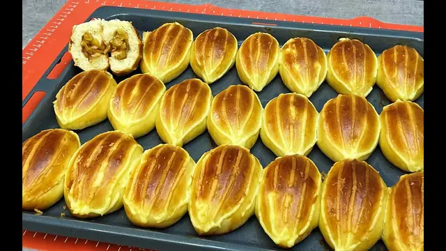 Пирожки с яблоком и заварным кремом
