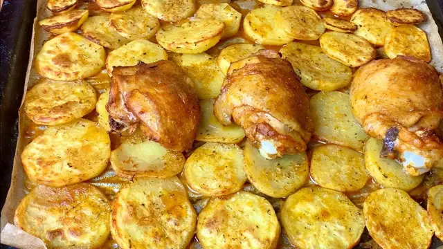 Картошка с курицей в духовке
