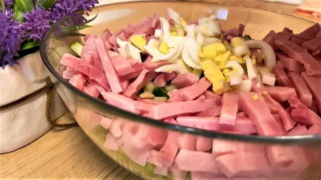 Быстрый салат из доступных продуктов