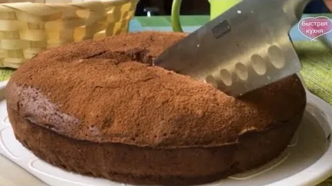 Шоколадный десерт с орехами