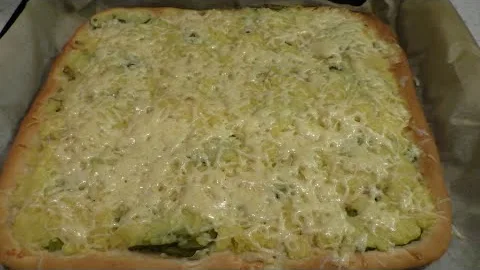 Свиная пицца с картофельным пюре