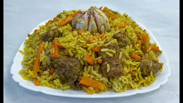 Ленивый плов в рукаве в духовке