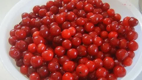 Вишня в сахарном сиропе