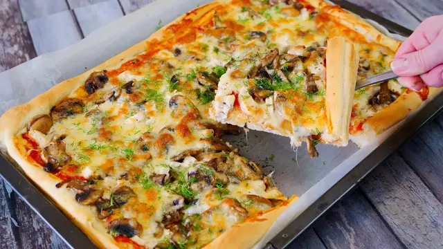 Вкусная пицца на всю семью