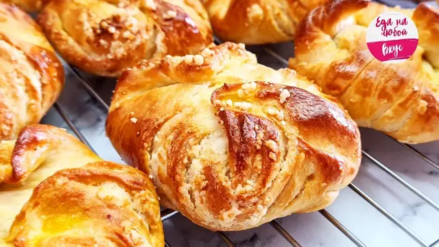 Вкусные булочки на Пасху