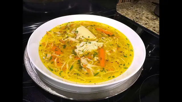 Вкусный куриный суп
