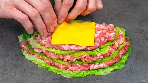 Капустная запеканка с фаршем и сырно-пикантным соусом