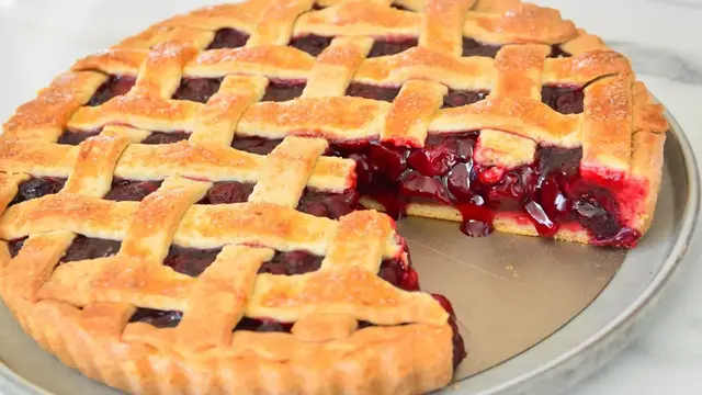 Самый вкусный песочный пирог с вишней