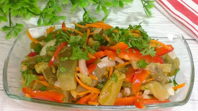 Летний салат с баклажанами
