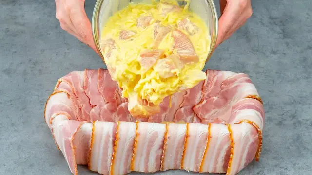 Картофельная запеканка с курицей и беконом