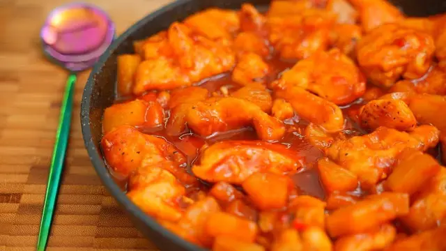 Нежное куриное филе в кисло-сладком соусе