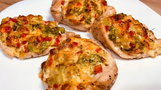 Куриное филе с начинкой в духовке