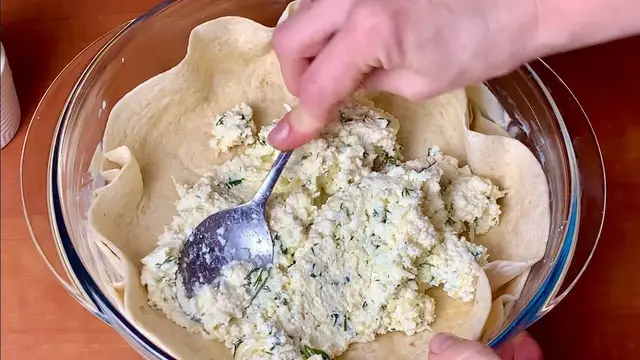 Пирог из лаваша и творога