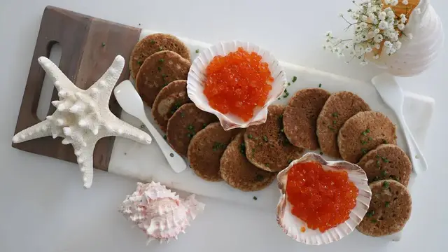 Ржаные блинчики под икру