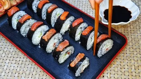 Домашние суши с красной рыбой