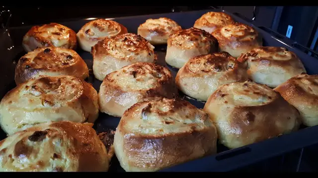 Ароматные домашнее булочки с яблоками 