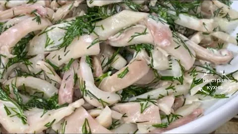 Лёгкий и полезный салат с кальмарами 