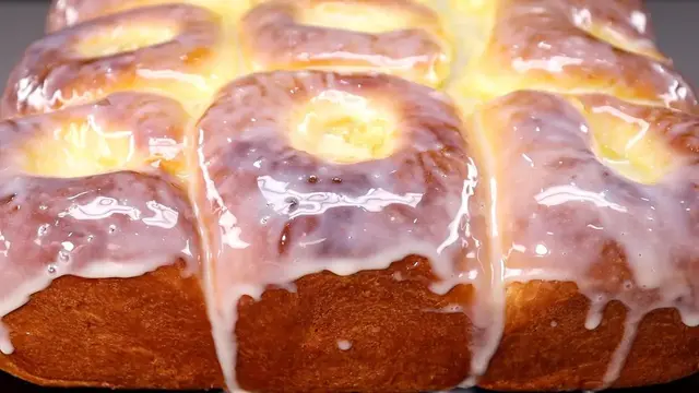 Пышные булочки со сливочным маслом