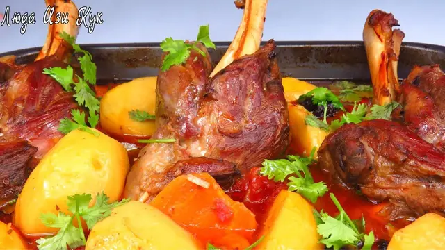 Ароматное жаркое с картошкой и мясом баранины