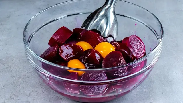 Вкусный пирог из свеклы