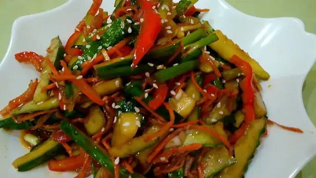 Салат из огурцов