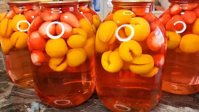Клубничный кампот
