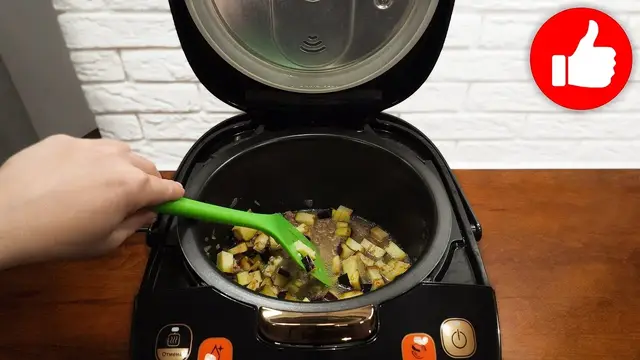 Рис с фаршем и баклажанами
