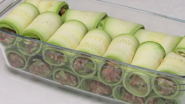Рулетики из кабачков и фарша