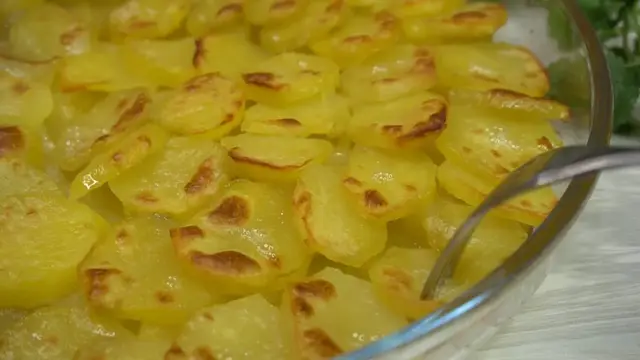 Картофель в сливочном масле в духовке 
