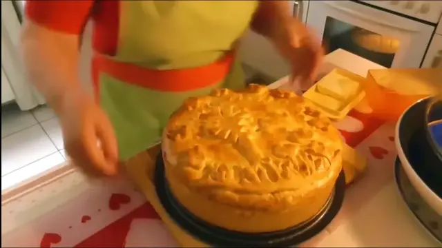 Праздничный грибной пирог