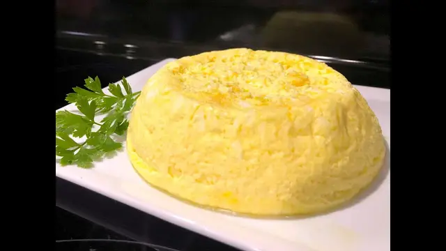 Нежный омлет без духовки и сковороды