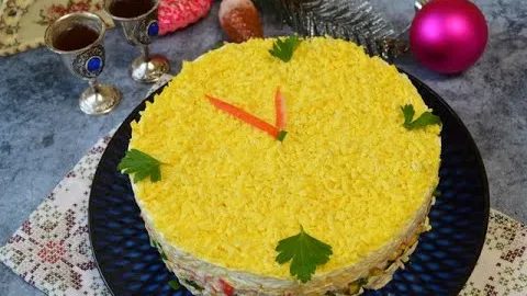 Слоеный салат с курицей 