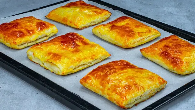 Пирожки из слоёного теста 