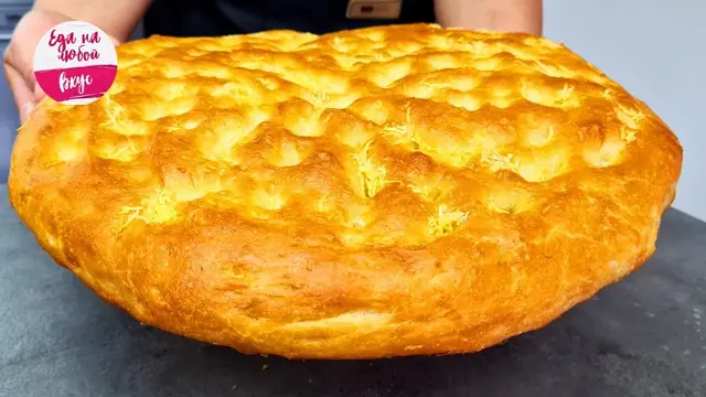 Хлеб с чесноком и сливочным маслом