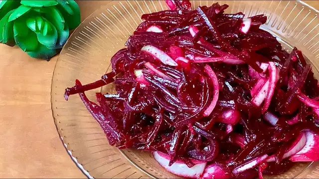 Необыкновенно простой и вкусный салат из обычной свеклы
